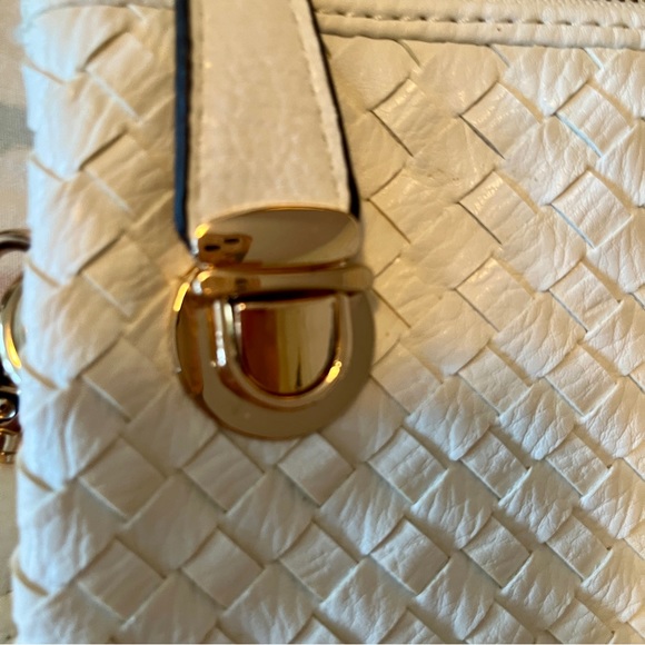 White Woven Bag with Gold Tone Hardware - Picture 6 of 6